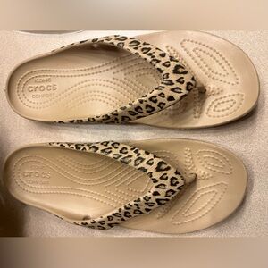 Ladies Croc Flip Flops Sandals Animal Print Leopard Size 8